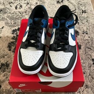 Brand new kids dunks!!! Never worn!